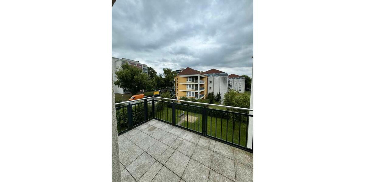 Dachgeschoßwohnung Düsseldorf Lörick - 1 Zimmer, 35 m&sup2;, 750&euro; | Angebot:27571757