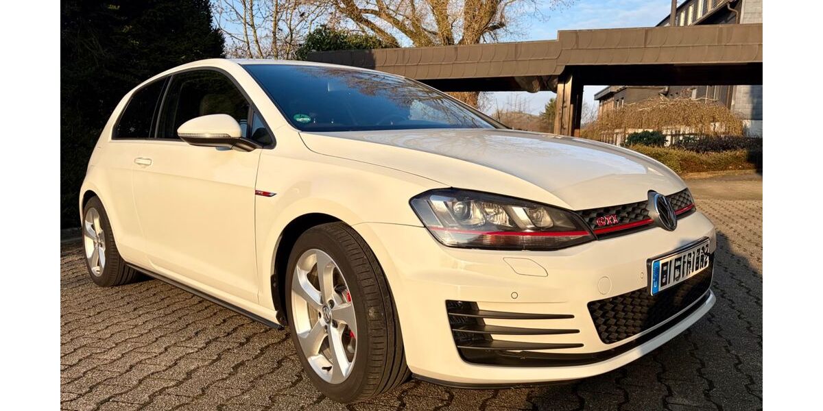 VW Golf 111.115 km 16.390 &euro; Gevelsberg 58285