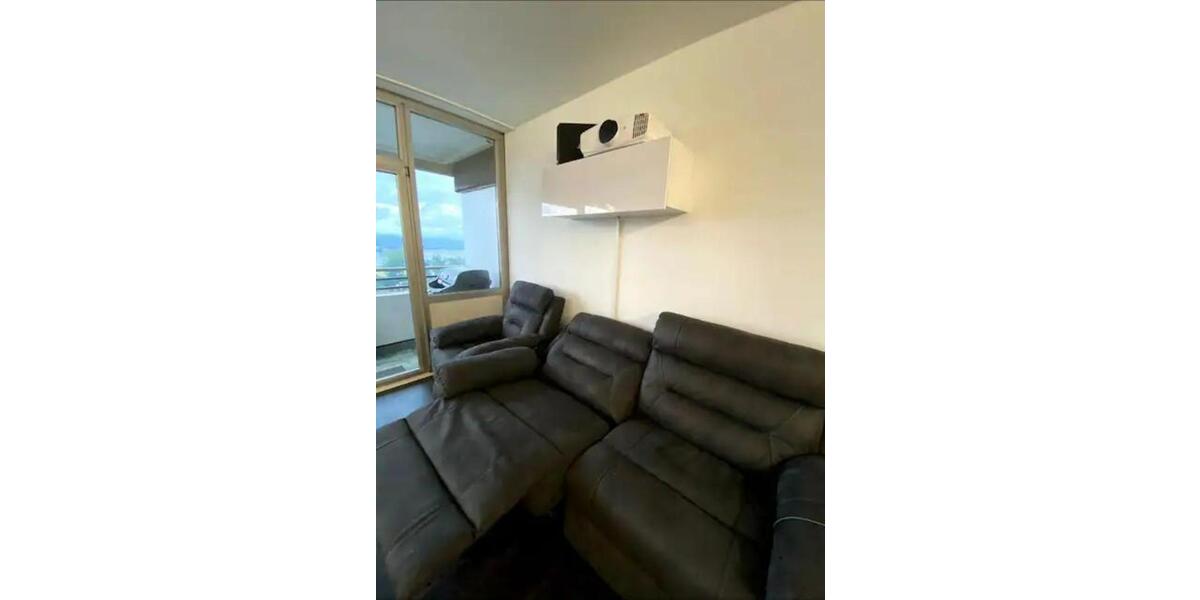 Etagenwohnung Neuss - 2 Zimmer, 70 m&sup2;, 1.300&euro; | Angebot:25961178