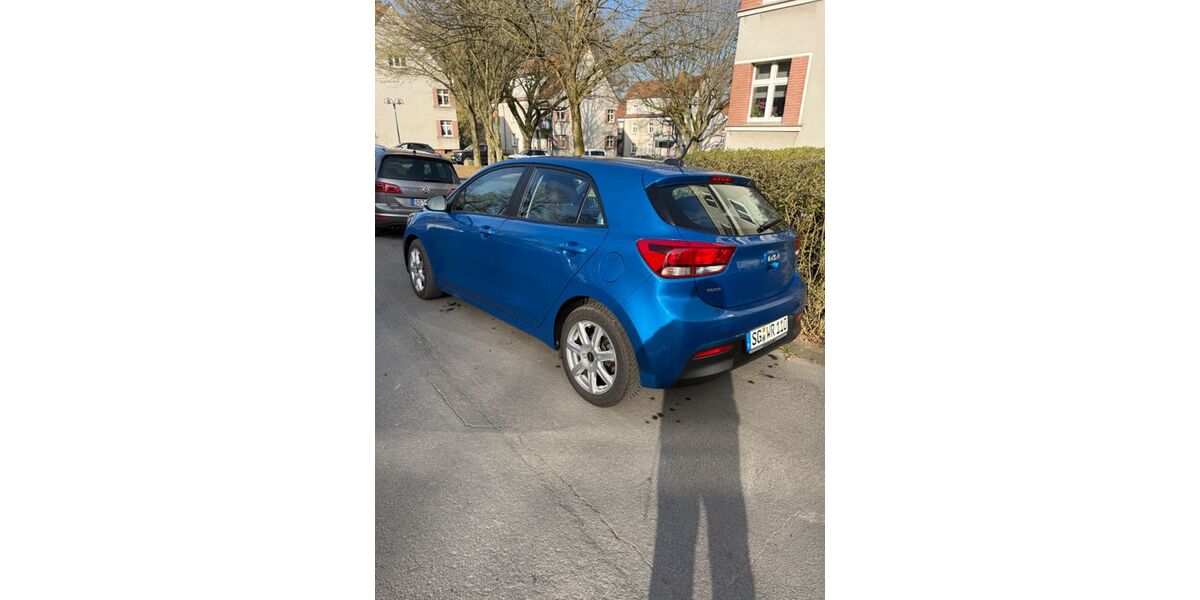 Kia Rio 38.000 km 11.100 &euro; Solingen 42659