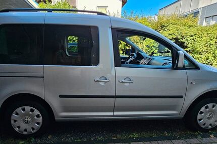 VW Caddy 142.000 km 8.450 &euro; Remscheid 42857