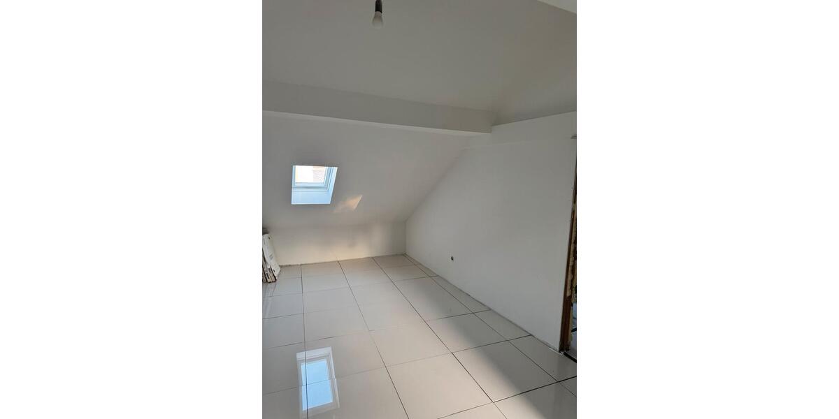 Etagenwohnung Duisburg Mittelmeiderich - 6 Zimmer, 169 m&sup2;, 253.000&euro; | Angebot:26929867