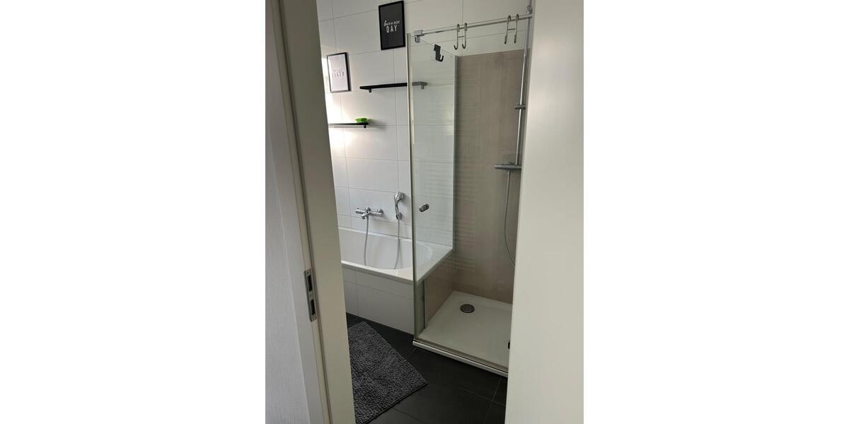 Terrassenwohnung Solingen Mitte - 2 Zimmer, 90 m&sup2;, 1.500&euro; | Angebot:24398819