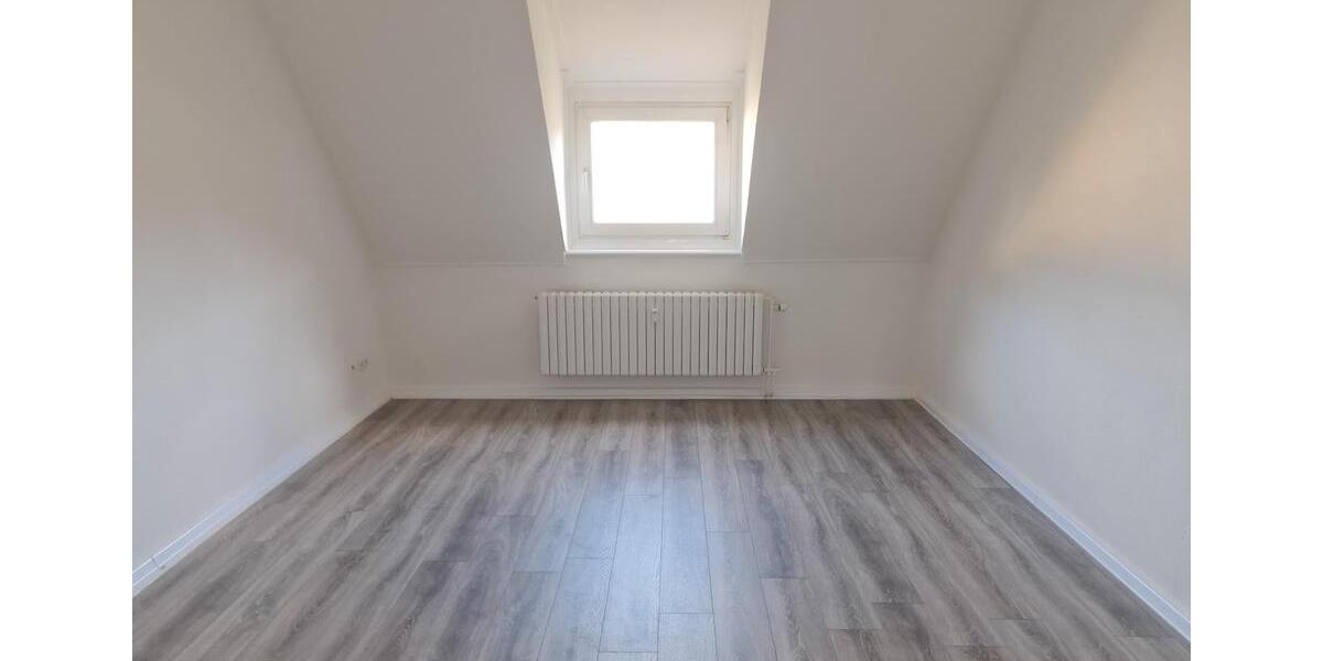 Dachgeschoßwohnung Duisburg Hamborn - 3 Zimmer, 74 m&sup2;, 510&euro; | Angebot:25803939