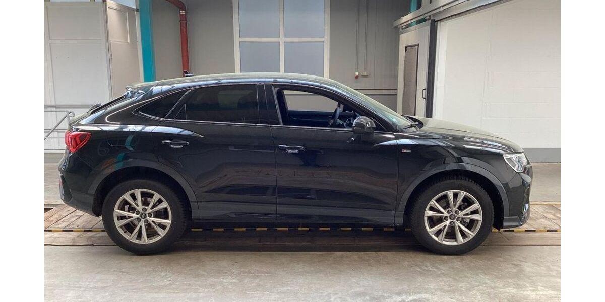 Audi Q3 11.000 km 37.480 &euro; Essen 45307