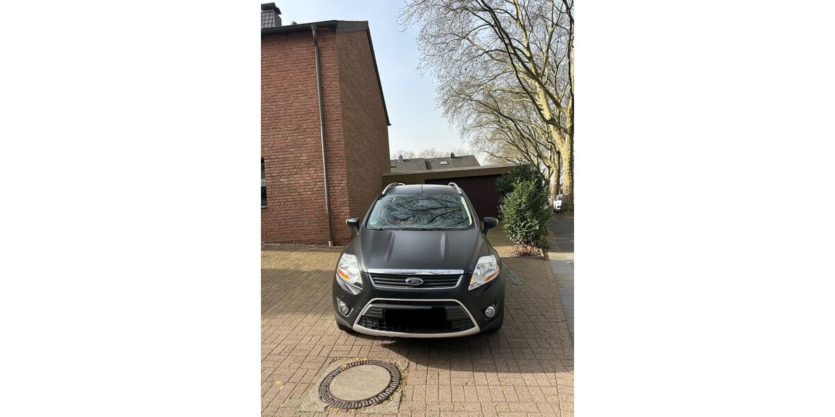 Ford Kuga 94.000 km 7.400 &euro; Duisburg 47166