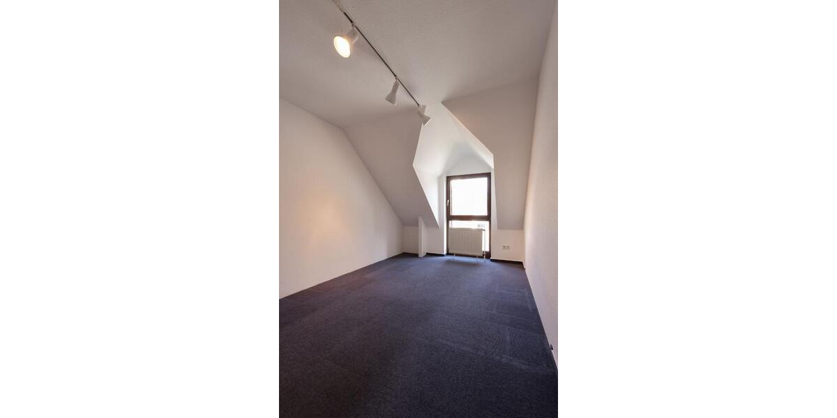 Dachgeschoßwohnung Wuppertal Dönberg - 4 Zimmer, 117 m&sup2;, 1.410&euro; | Angebot:27557468