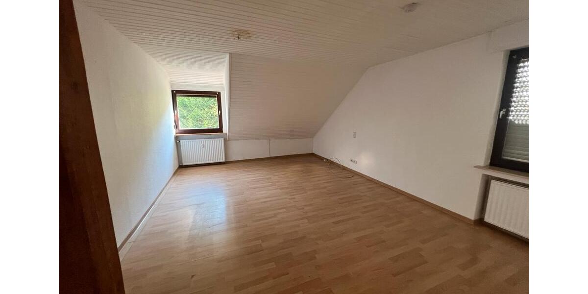 Dachgeschoßwohnung Ennepetal - 2.5 Zimmer, 100 m&sup2;, 980&euro; | Angebot:25903473