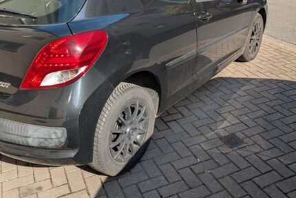 Peugeot 207 114.000 km 2.000 &euro; Essen 45359