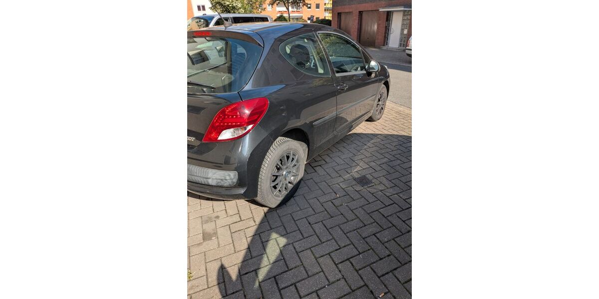 Peugeot 207 114.000 km 2.000 &euro; Essen 45359