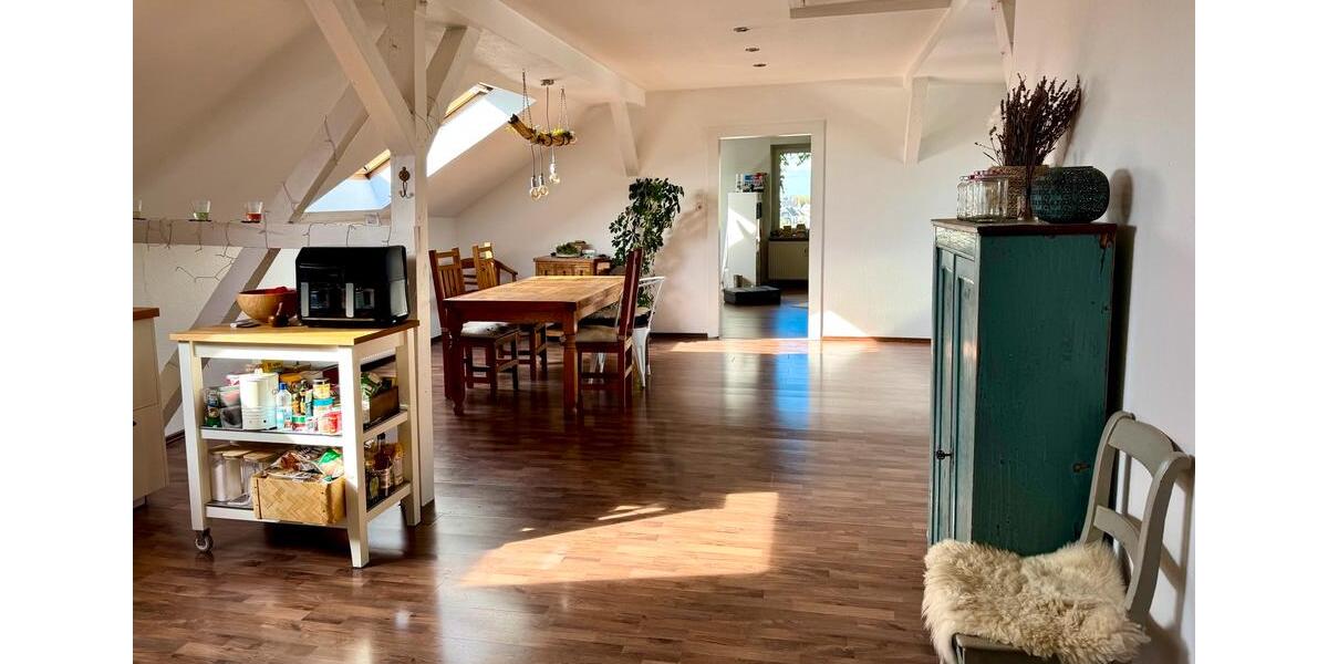 Dachgeschoßwohnung Solingen Wald - 3 Zimmer, 129 m&sup2;, 1.150&euro; | Angebot:27589816