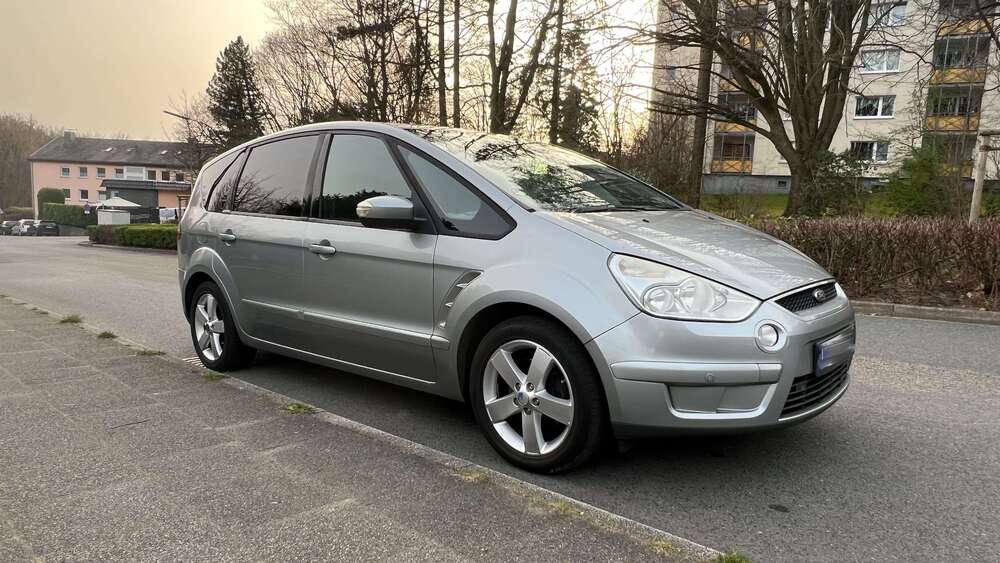 Ford S-Max 238.000 km 3.950 &euro; Velbert 42551