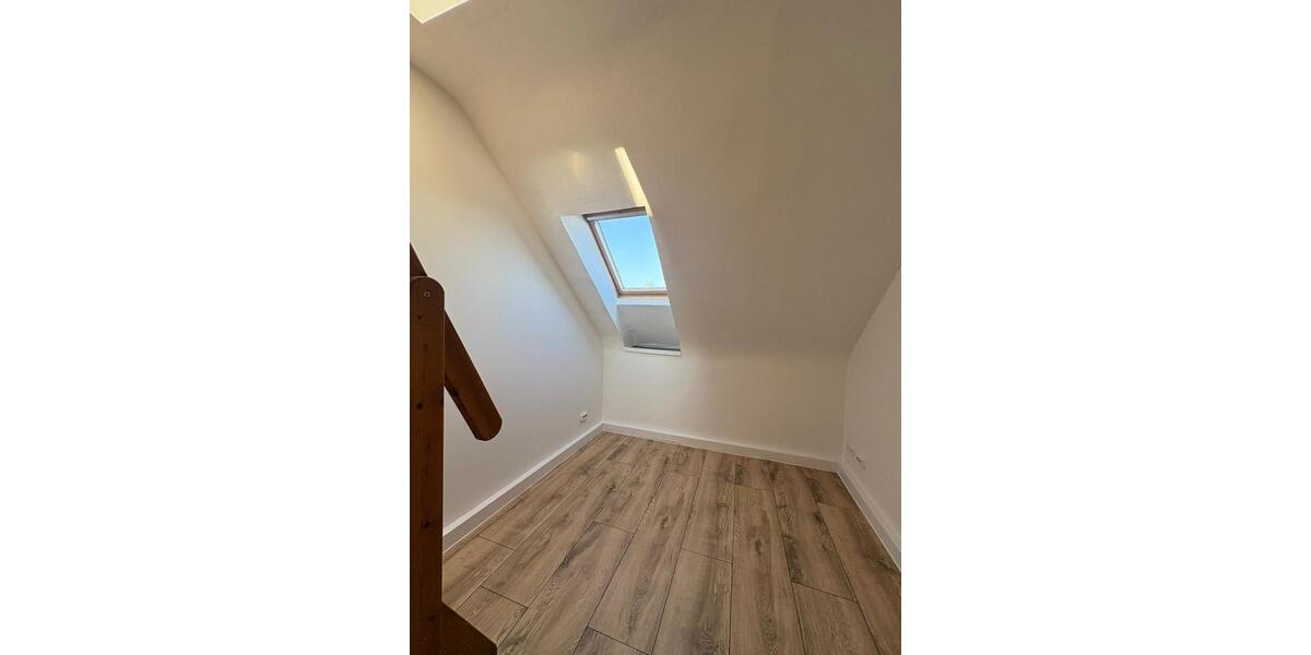 Dachgeschoßwohnung Gelsenkirchen Gelsenkirchen-Nord - 3 Zimmer, 58 m&sup2;, 450&euro; | Angebot:25978246