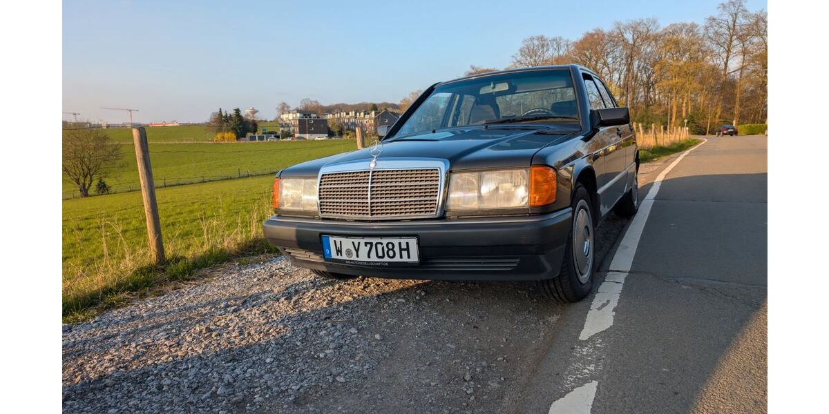 Mercedes-Benz 190 159.500 km 13.900 &euro; Remscheid 42899