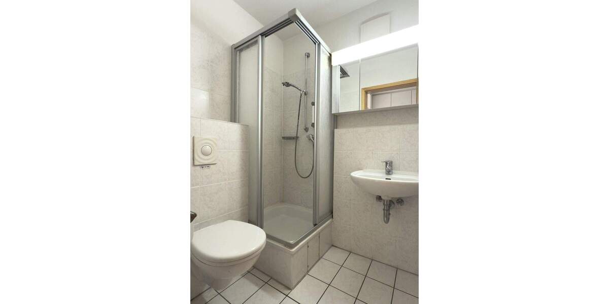 Etagenwohnung Düsseldorf Holthausen - 3 Zimmer, 84 m&sup2;, 348.000&euro; | Angebot:25743684