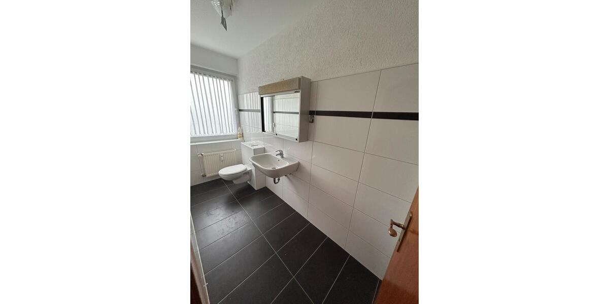 Etagenwohnung Bochum Bochum-Mitte - 3 Zimmer, 100 m&sup2;, 800&euro; | Angebot:26045502