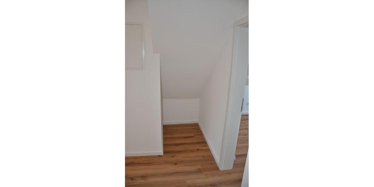 PRIVAT: Moderne 2,5 Zi. Dachgeschoss-Wohnung in ruhiger zentraler Top-Lage Alsenviertel, ohne Balkon - Dachgeschoßwohnung Bochum Innenstadt | Angebot:27501609