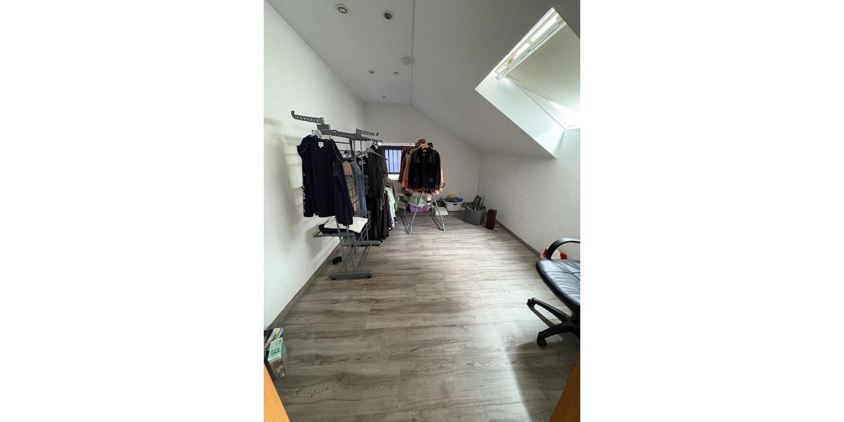 Dachgeschoßwohnung Hagen Hagen-Nord - 5 Zimmer, 120 m&sup2;, 850&euro; | Angebot:25146288
