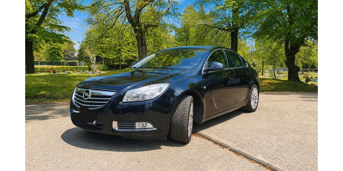 Opel Insignia 123.200 km 7.990 &euro; Mülheim a.d.R. 45472