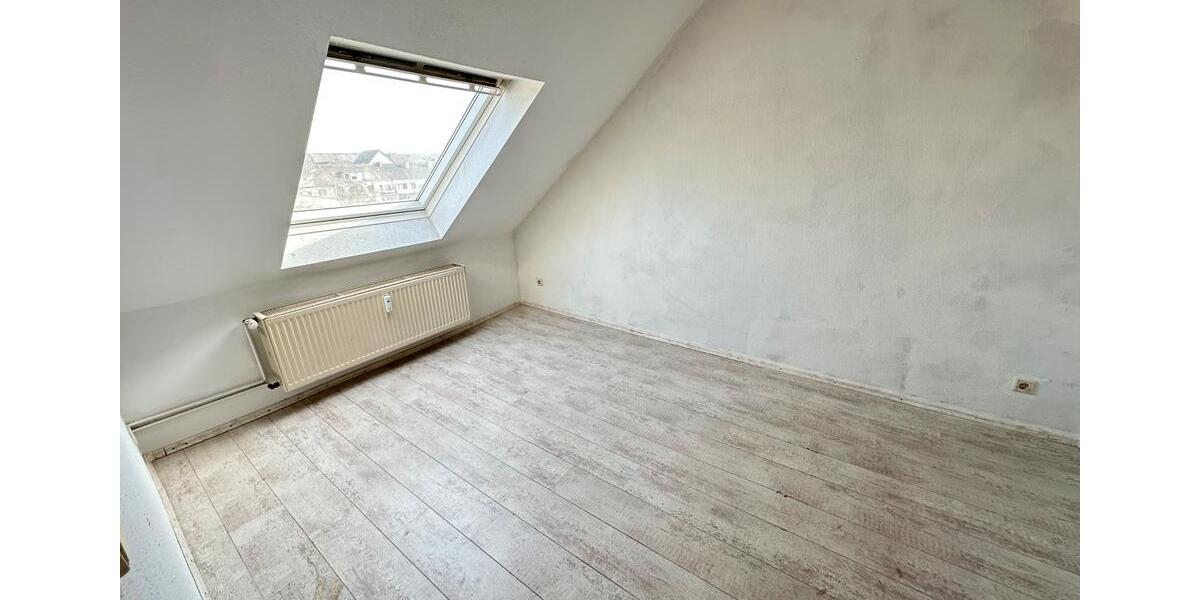 Dachgeschoßwohnung Duisburg Duisburg-Mitte - 3 Zimmer, 53 m&sup2;, 440&euro; | Angebot:25756995