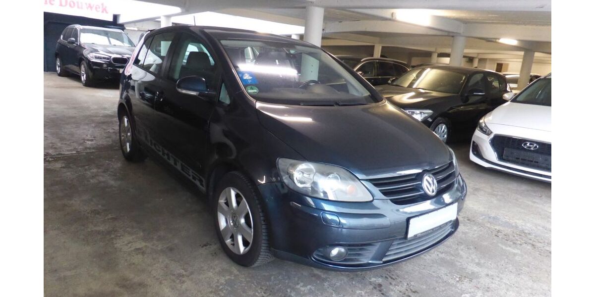 VW Golf 158.000 km 4.750 &euro; Düsseldorf 40223