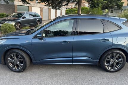 Ford Kuga 42.000 km 22.800 &euro; Mettmann 40822
