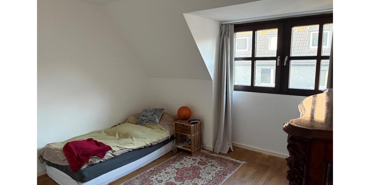 Dachgeschoßwohnung Düsseldorf Stadtbezirk 7 - 4 Zimmer, 139 m&sup2;, 650.000&euro; | Angebot:26819157