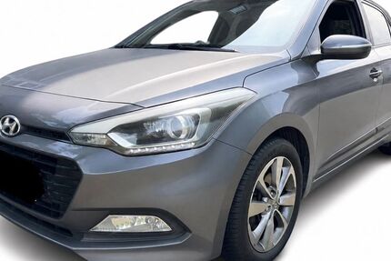 Hyundai i20 118.500 km 9.750 &euro; Solingen 42655