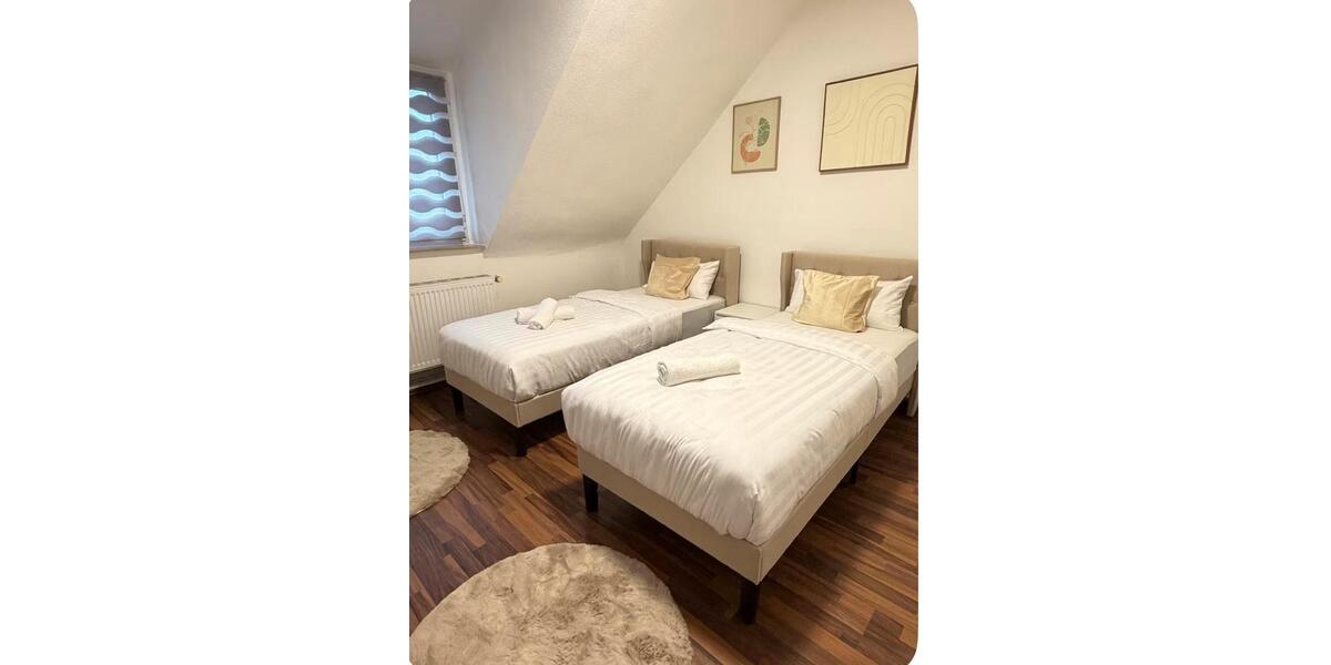 Dachgeschoßwohnung Essen Stadtbezirk III - 3 Zimmer, 55 m&sup2;, 2.100&euro; | Angebot:25317745