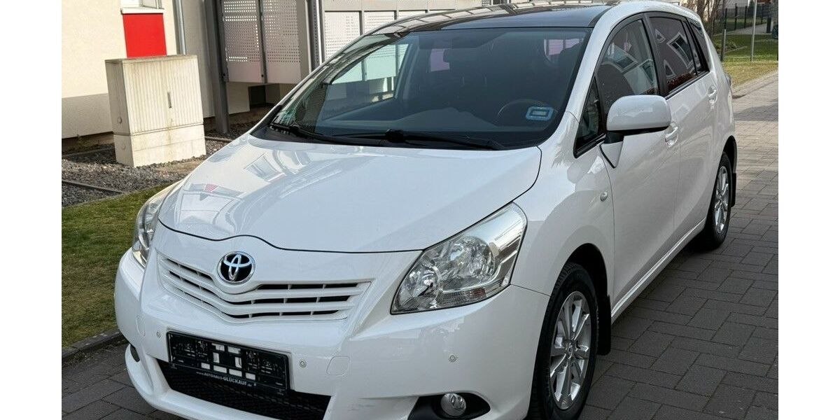 Toyota Verso 155.000 km 5.940 &euro; Düsseldorf 40468