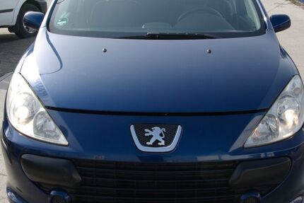 Peugeot 307 150.000 km 2.880 &euro; Bottrop 46242