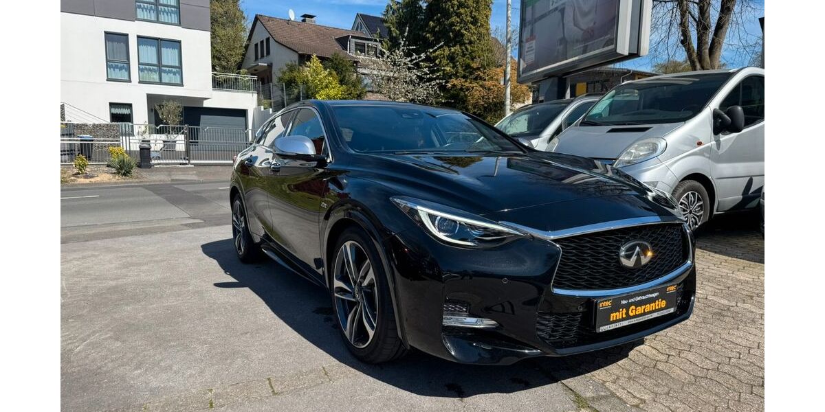 INFINITI Q30 72.000 km 17.999 &euro; Solingen 42699