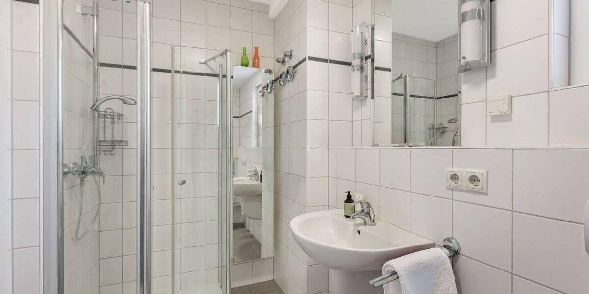 Etagenwohnung Düsseldorf Bilk - 2 Zimmer, 63 m&sup2;, 355.000&euro; | Angebot:26065138