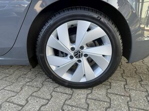 VW GOLF VIII 2.0 TDI Active +Ambiente+CarPlay+Navi+ 71.775 km 22.444 &euro; Meerbusch 40667