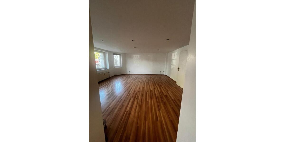 Etagenwohnung Solingen Aufderhöhe - 2 Zimmer, 79 m&sup2;, 890&euro; | Angebot:25903094