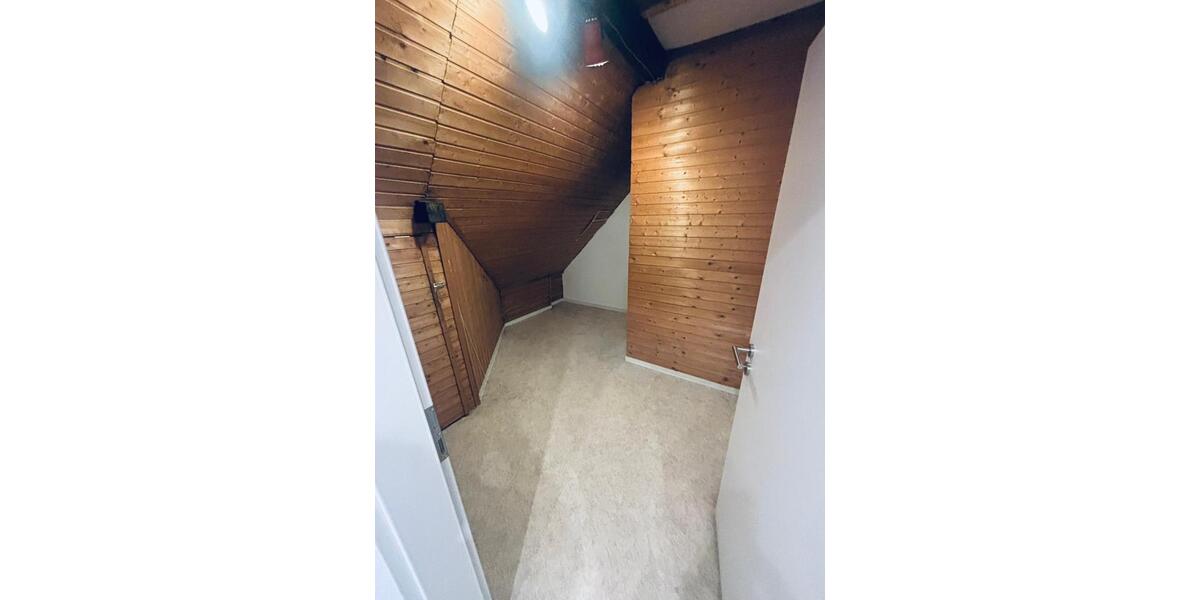 Dachgeschoßwohnung Gladbeck - 3.5 Zimmer, 95 m&sup2;, 665&euro; | Angebot:25932226