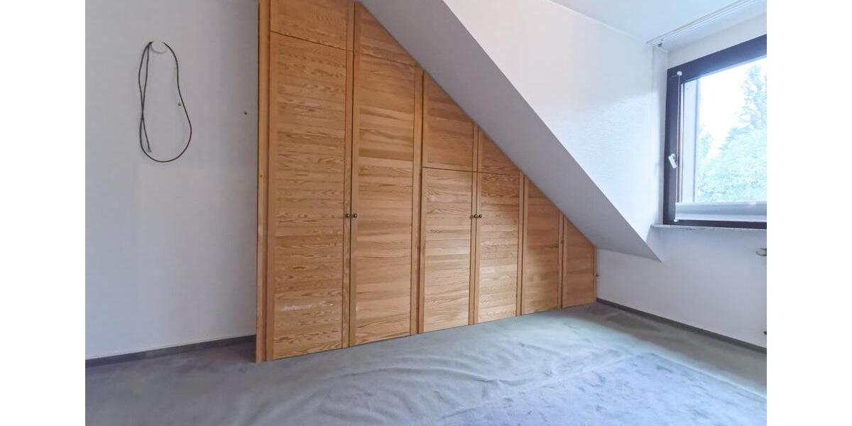 Dachgeschoßwohnung Oberhausen Biefang - 4 Zimmer, 97 m&sup2;, 217.000&euro; | Angebot:27224333