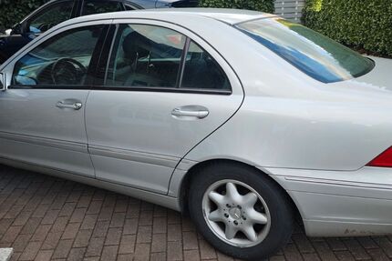 Mercedes-Benz C 180 170.200 km 1.999 &euro; Ratingen 40880