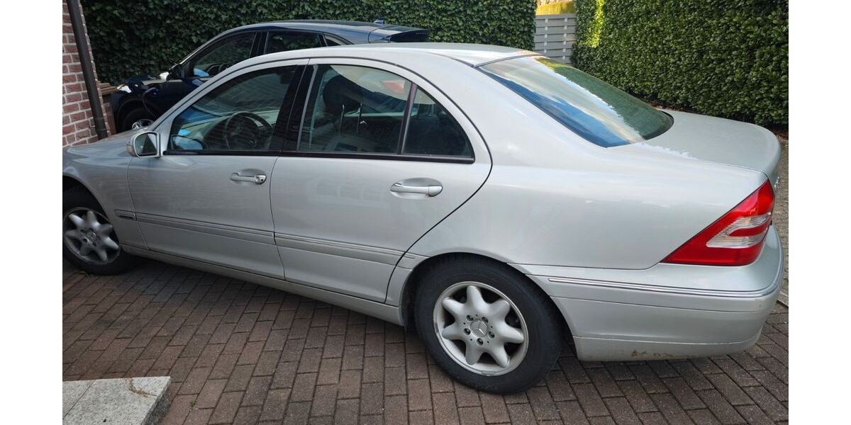 Mercedes-Benz C 180 170.200 km 1.999 &euro; Ratingen 40880