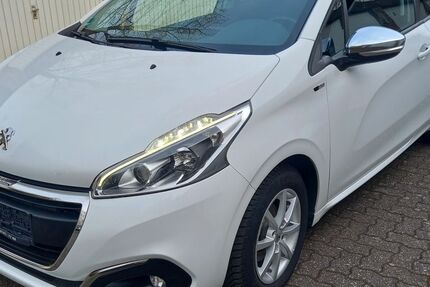 Peugeot 208 99.575 km 5.900 &euro; Gelsenkirchen 45881