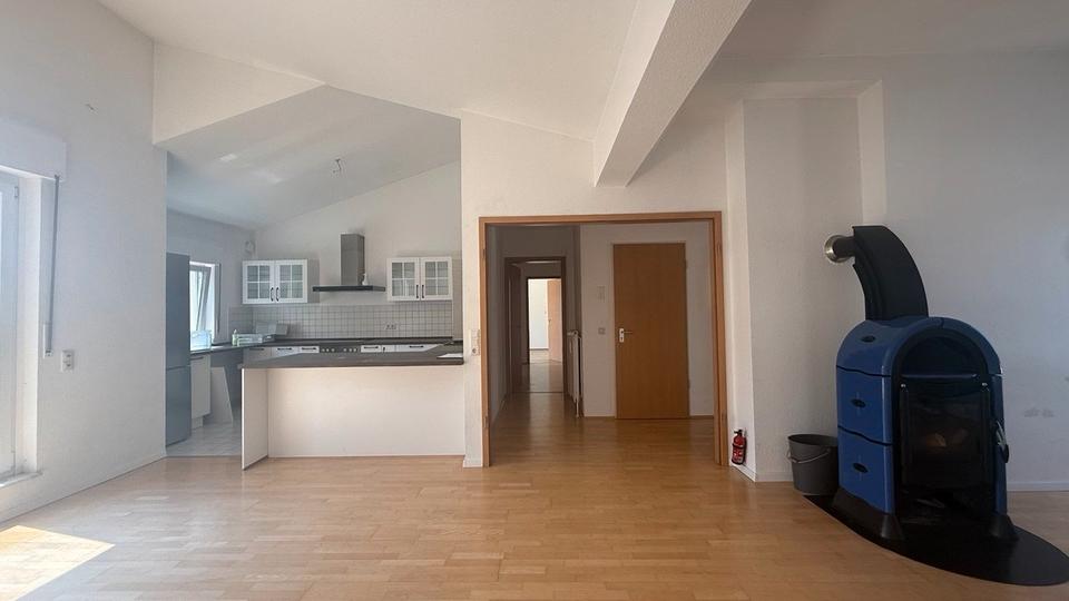 Etagenwohnung Bochum Querenburg - 4 Zimmer, 129 m&sup2;, 1.350&euro; | Angebot:27543505