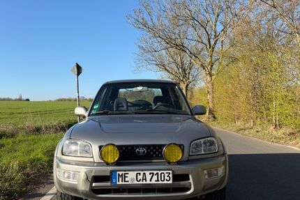 Toyota RAV 4 178.000 km 4.000 &euro; Ratingen 40883