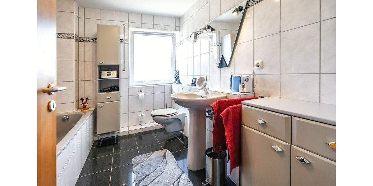 Doppelhaushälfte Langenfeld Immigrath - 4 Zimmer, 130 m&sup2;, 675.000&euro; | Angebot:25684484
