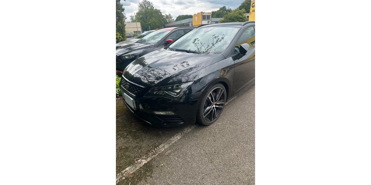 Seat Leon 82.390 km 22.220 &euro; Duisburg 47055