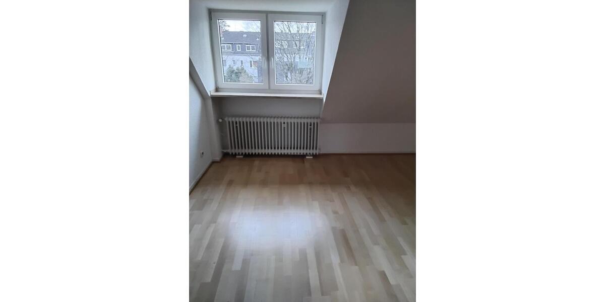Dachgeschoßwohnung Essen Stadtbezirk III - 2.5 Zimmer, 70 m&sup2;, 650&euro; | Angebot:25055788