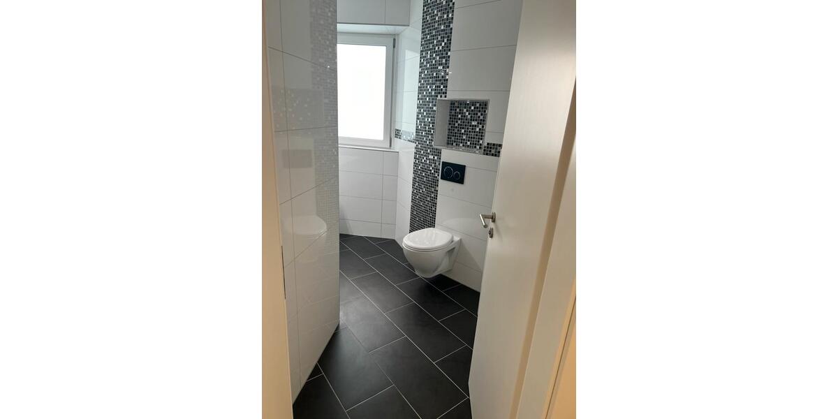 Etagenwohnung Remscheid Gemarkung Bergisch Born - 4 Zimmer, 135 m&sup2;, 1.700&euro; | Angebot:27536393