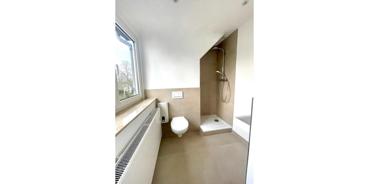 Doppelhaushälfte Düsseldorf Stadtbezirk 6 - 10 Zimmer, 275 m&sup2;, 4.650&euro; | Angebot:25945129