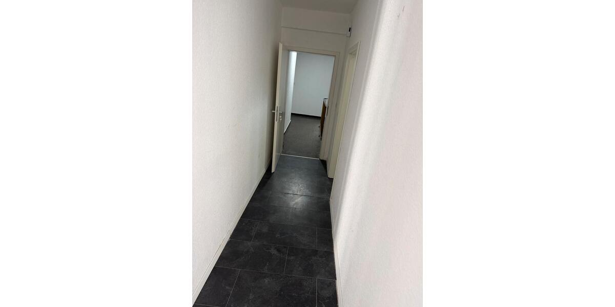 Etagenwohnung Duisburg - 1 Zimmer, 50 m&sup2;, 900&euro; | Angebot:27532810