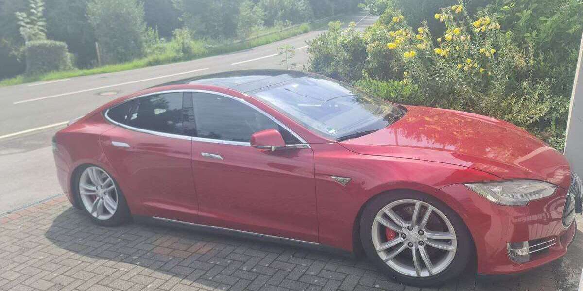 Tesla Model S 308.000 km 26.000 &euro; Solingen 42659