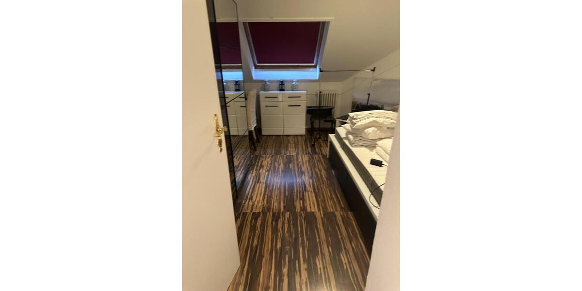 Dachgeschoßwohnung Düsseldorf Stadtbezirk 6 - 3 Zimmer, 55 m&sup2;, 1.300&euro; | Angebot:25906216